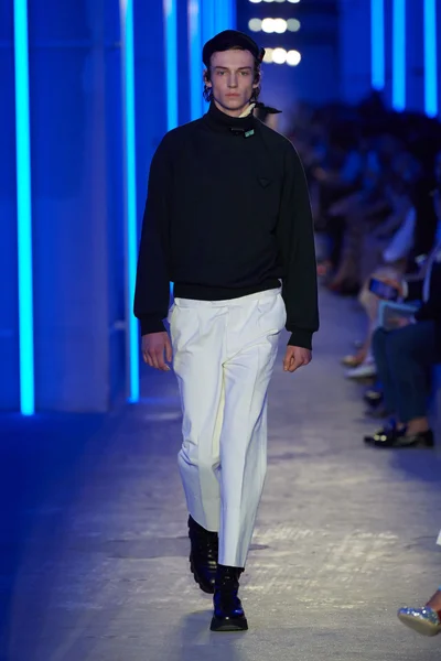 Look 54